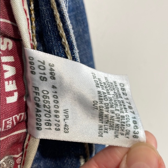 Vintage 2009 Levi's Men's Bootcut Jeans - Picture 8 of 11